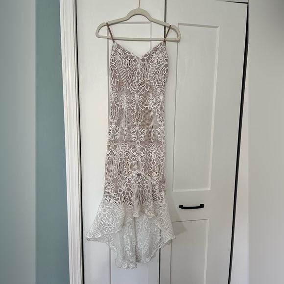 White, trumpet style dress, size small from Windsor - Picture 3 of 7